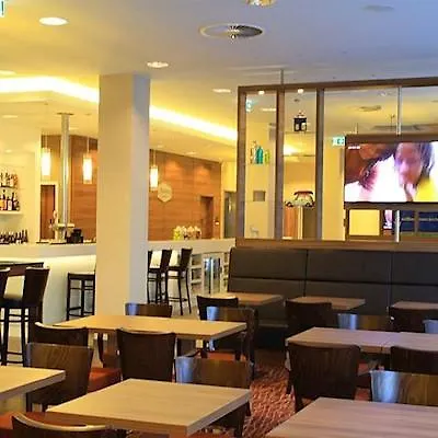 Hampton By Hilton Center Отель