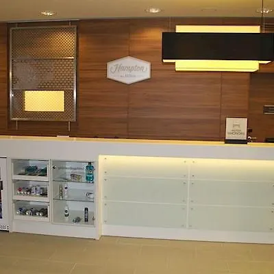 Hampton By Hilton Center Hotell 3*