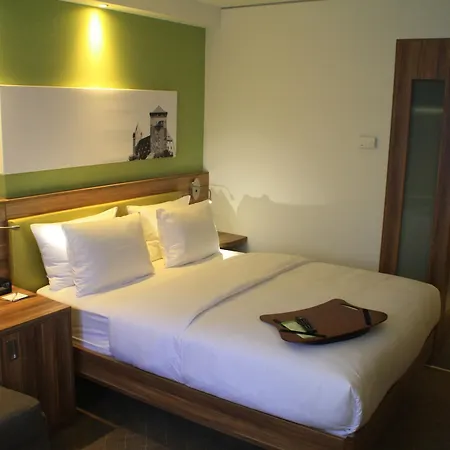 Hampton By Hilton Center Hotel 3*