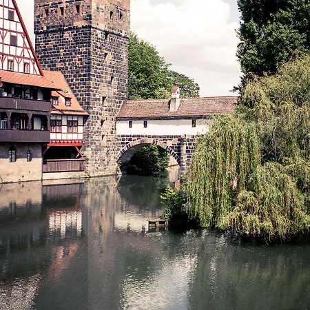 Hotell Hampton By Hilton Center 3*