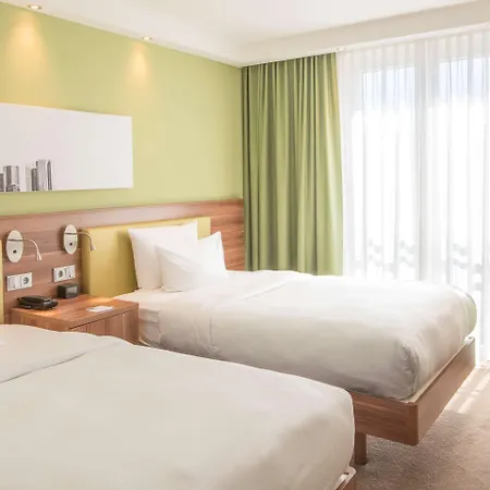 Hotel Hampton By Hilton Center 3*