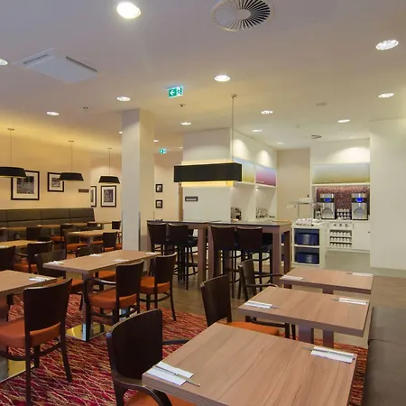Hotel Hampton By Hilton Center