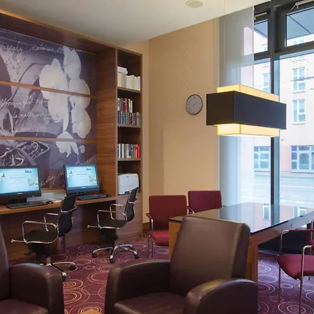 Hampton By Hilton Center