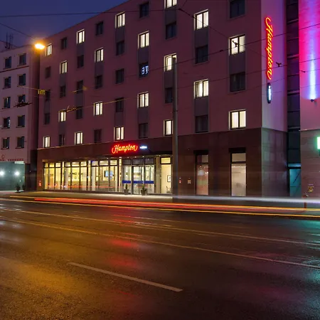 Hampton By Hilton Center Hotell