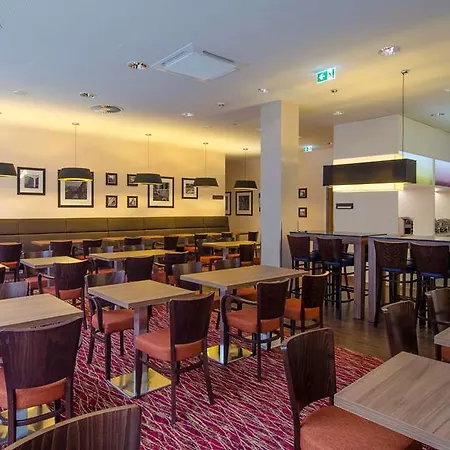 Hampton By Hilton Center Hotel 3*