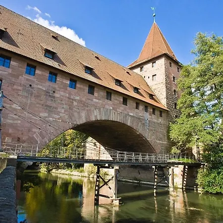 Hampton By Hilton Center Hotell