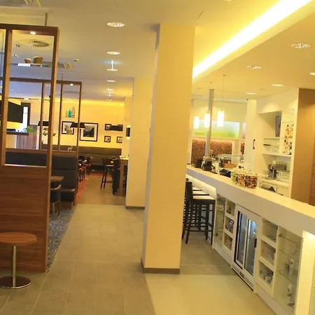 Hampton By Hilton Center