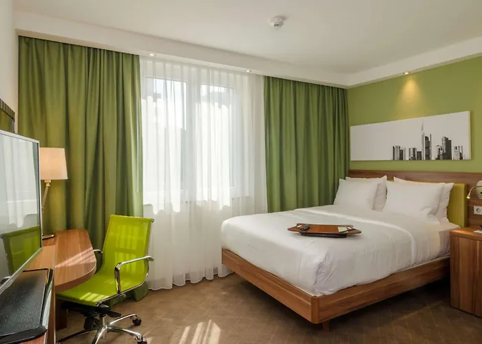 Hotel Hampton By Hilton Center 3*